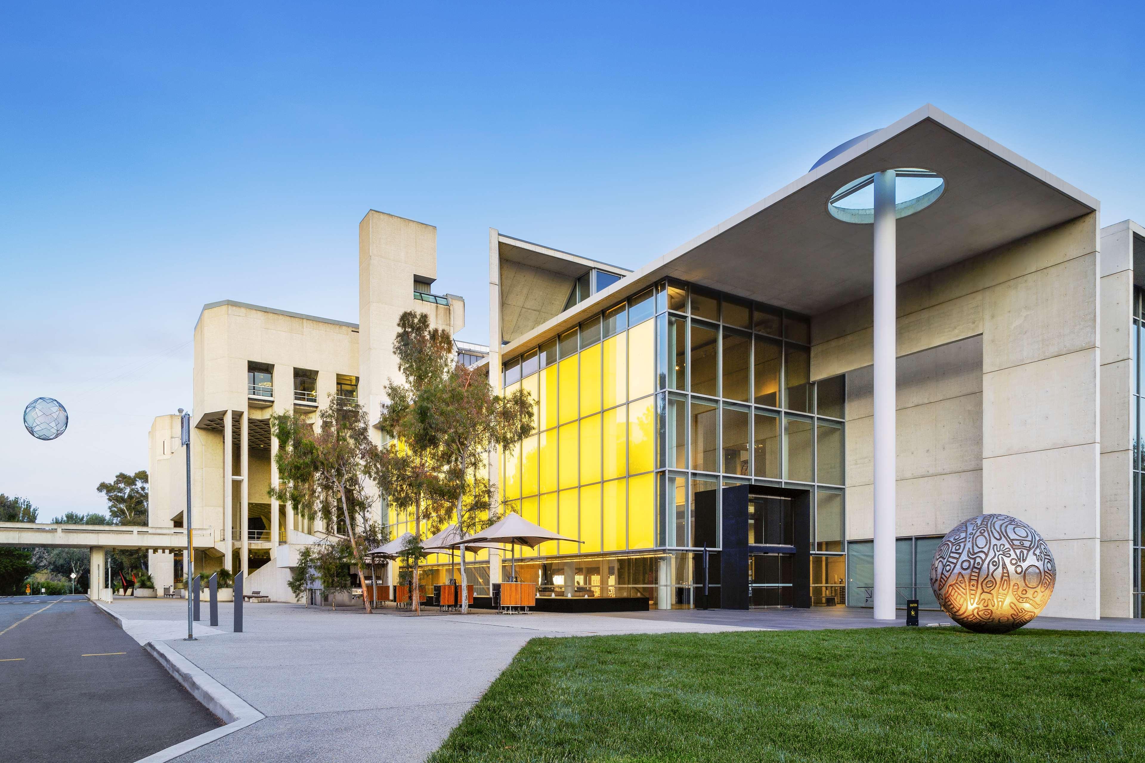 Hyatt Hotel Canberra - A Park Hyatt Hotel Zewnętrze zdjęcie The National Institute of Dramatic Art