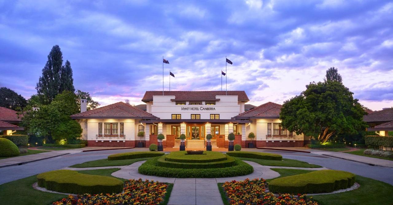 Hyatt Hotel Canberra - A Park Hyatt Hotel Zewnętrze zdjęcie The clubhouse at the Adelaide Golf Club